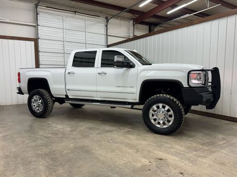 Used 2016 GMC Sierra 2500 Denali w/ Driver Alert Package image 3