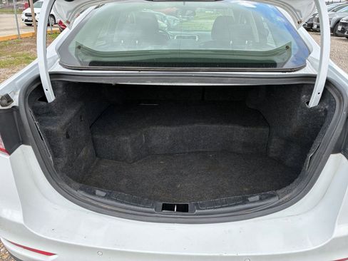 Used 2019 Ford Fusion SE FWD image 27