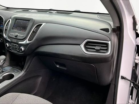 Used 2022 Chevrolet Equinox LT w/ Driver Convenience Package image 18