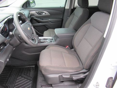 Used 2021 Chevrolet Traverse LS FWD image 16