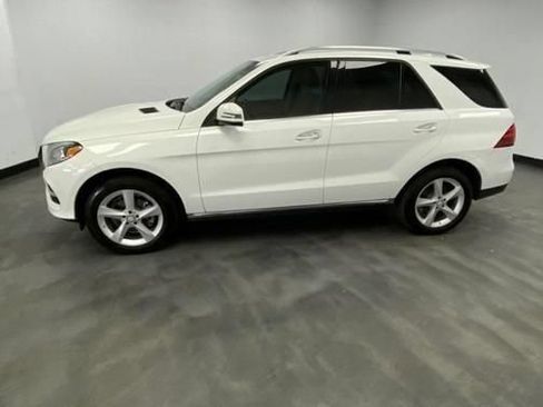 Used 2016 Mercedes-Benz GLE 350 4MATIC w/ Premium Package image 4