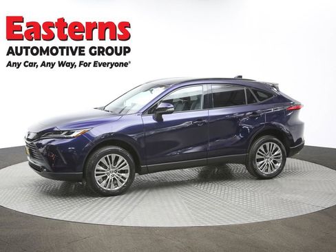 Used 2023 Toyota Venza XLE image 59