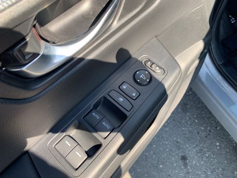 Used 2025 Honda CR-V EX image 15
