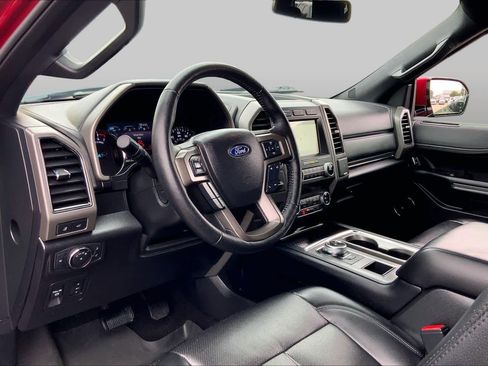 Used 2019 Ford Expedition XLT w/ Equipment Group 202A RWD image 15