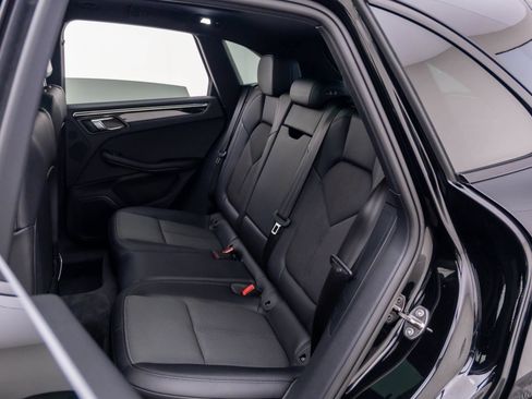 Certified 2026 Porsche Macan AWD/4WD image 17