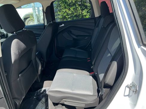 Used 2018 Ford Escape SE FWD image 9