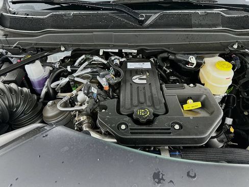 New 2026 RAM 2500 Laramie AWD/4WD image 18
