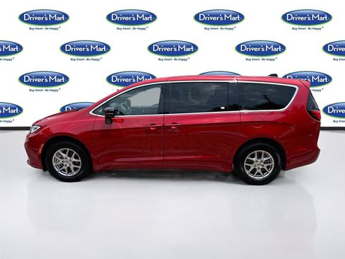 Used 2025 Chrysler Pacifica Select FWD image 4