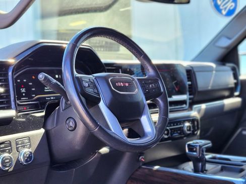 Used 2023 GMC Sierra 1500 SLT w/ SLT Premium Package AWD/4WD image 17