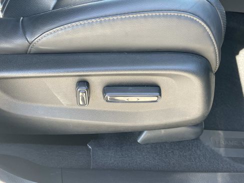 Used 2019 Honda CR-V Touring image 24