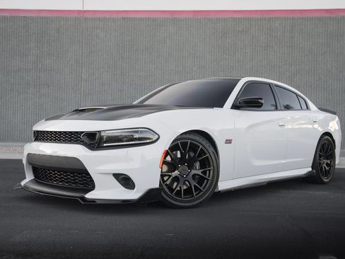 Used 2023 Dodge Charger Scat Pack w/ Plus Group RWD image 2