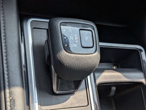 Used 2022 Nissan Pathfinder SV AWD/4WD image 25