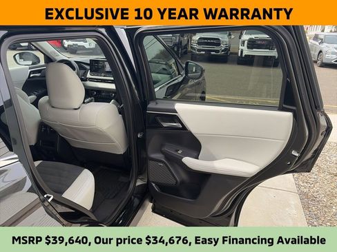 New 2026 Mitsubishi Outlander SE image 31