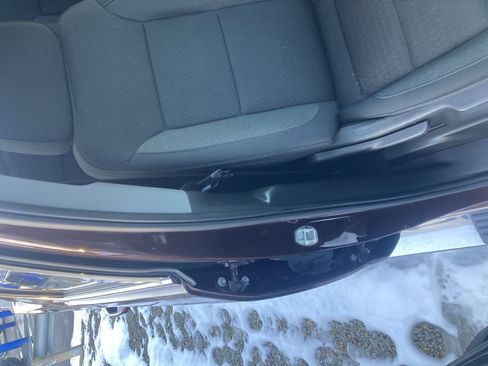 Used 2024 GMC Sierra 2500 SLE w/ SLE Value Package; image 7