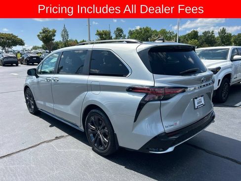 Used 2024 Toyota Sienna XSE w/ XSE Plus Package FWD image 19