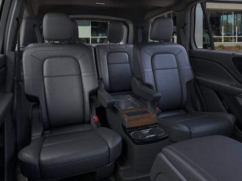 Used 2026 Lincoln Aviator Reserve w/ Luxury Package AWD/4WD image 11