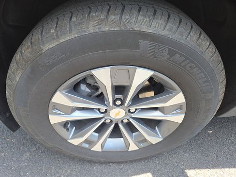 Used 2025 Chevrolet Equinox LT AWD/4WD image 12
