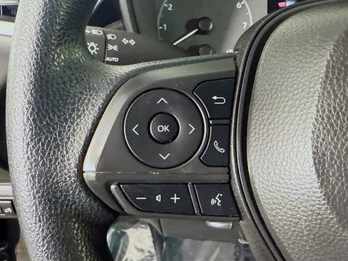 Used 2025 Toyota Corolla LE image 14