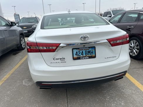 Used 2018 Toyota Avalon Limited w/ Carpet Mat Package image 6