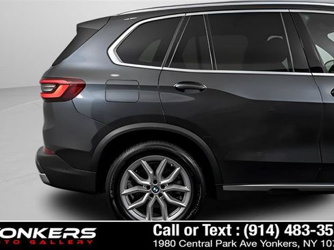 Used 2022 BMW X5 xDrive40i w/ Premium Package AWD/4WD image 31