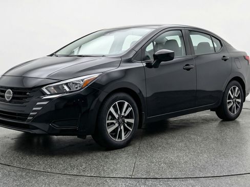 Used 2025 Nissan Versa SV FWD image 3