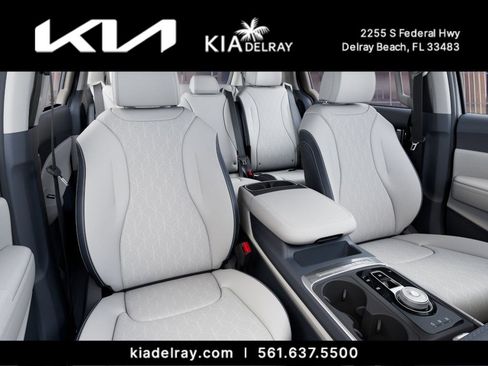 New 2025 Kia Carnival EX image 15