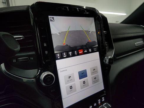 Used 2024 RAM 2500 Laramie w/ Night Edition image 21