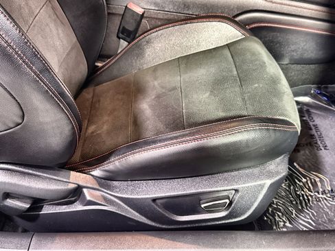 Used 2019 Ford Mustang GT Premium w/ Equipment Group 401A RWD image 30