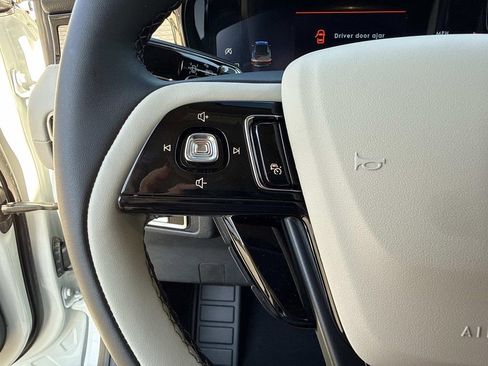 New 2026 Lincoln Corsair Premiere image 30