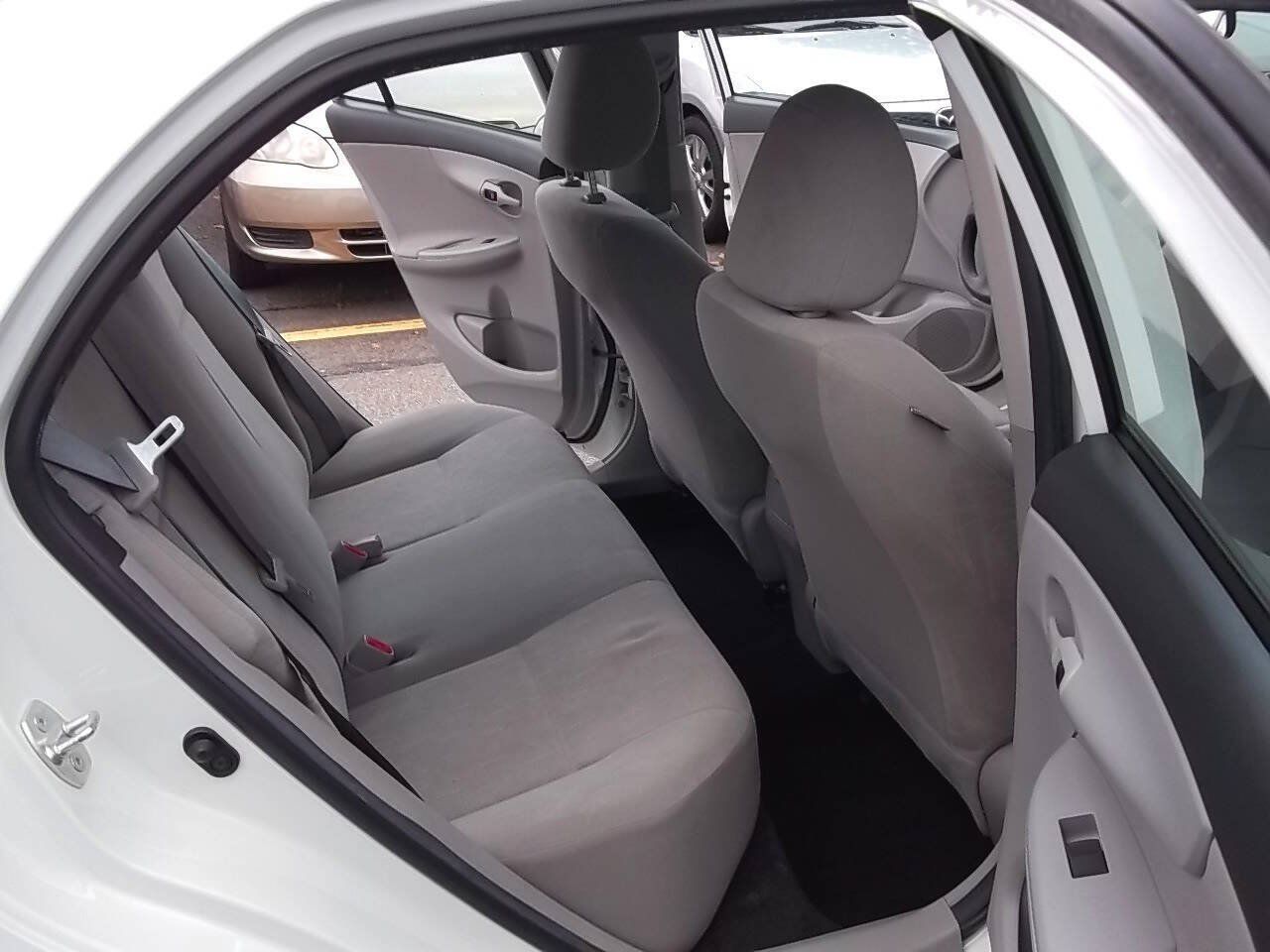 Used 2013 Toyota Corolla L FWD image 12