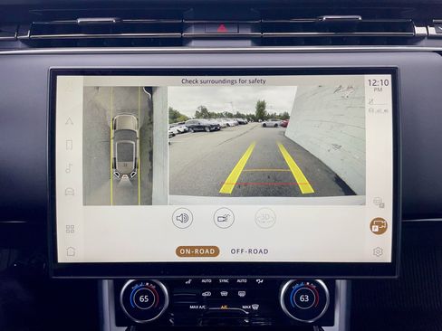 Used 2023 Land Rover Range Rover SE image 23