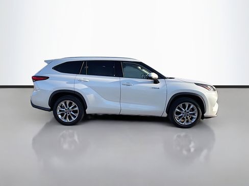 Used 2021 Toyota Highlander Limited image 2