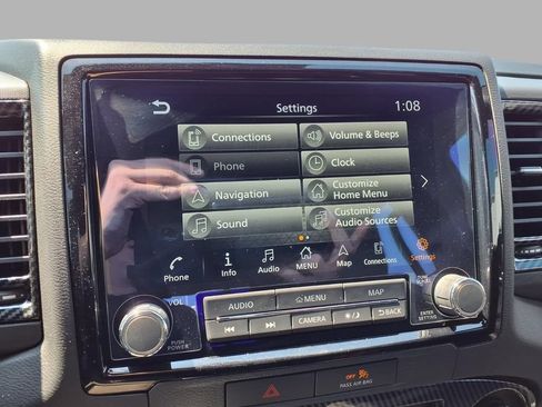 Used 2022 Nissan Frontier PRO-4X w/ Pro-4X Premium Package AWD/4WD image 8