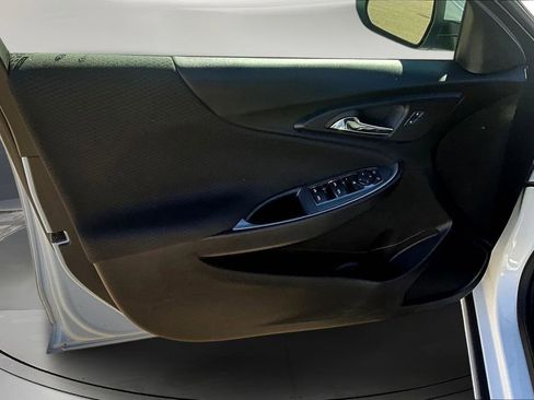 Used 2024 Chevrolet Malibu LT image 18