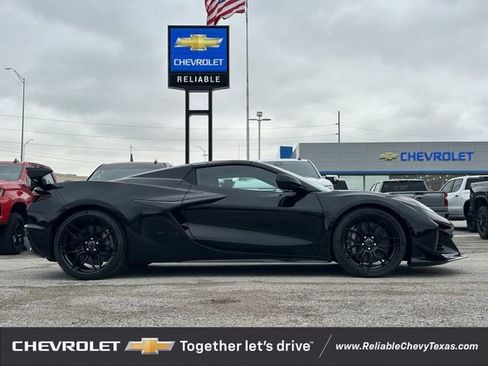 New 2026 Chevrolet Corvette Z06 w/ Z07 Performance Package RWD image 3