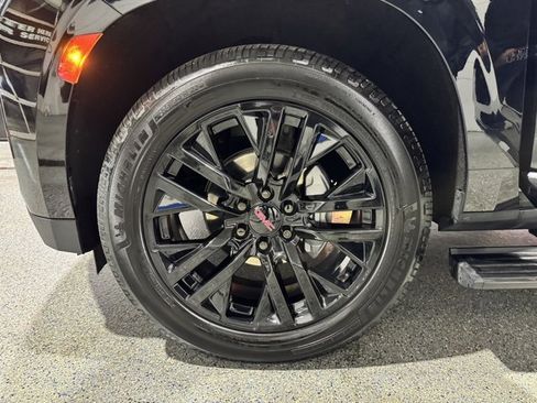 Used 2022 GMC Yukon Denali w/ Denali Premium Package image 28