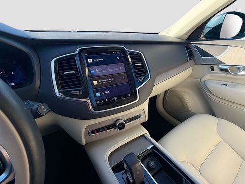 Used 2025 Volvo XC90 B5 Plus w/ Protection Package Premier image 30