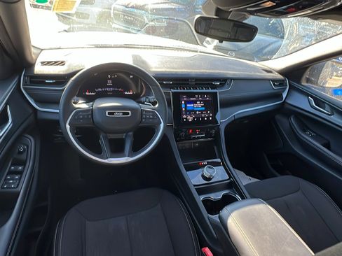 Used 2024 Jeep Grand Cherokee L Laredo w/ Luxury Tech Group I image 25