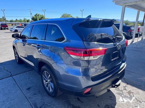 Used 2019 Toyota Highlander XLE FWD image 11