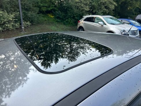 Used 2014 Ford Focus Titanium FWD image 12