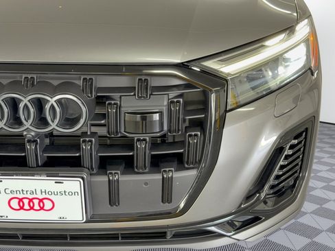 Used 2025 Audi Q7 2.0T Premium Plus w/ Premium Plus Package AWD/4WD image 12