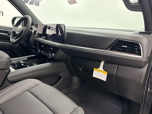 New 2026 Chevrolet Suburban Premier AWD/4WD image 34