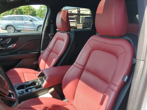 Certified 2025 Lincoln Corsair Reserve w/ Jet Appearance Package AWD/4WD image 11