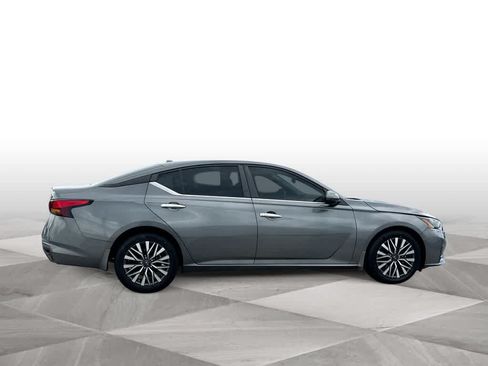 Used 2023 Nissan Altima 2.5 SV FWD image 9