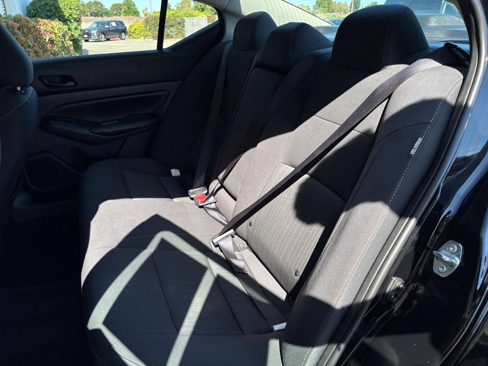 Used 2025 Nissan Altima 2.5 SV FWD image 37