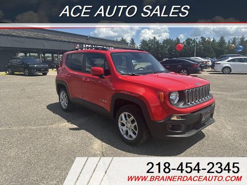 Used 2016 Jeep Renegade Latitude image 2