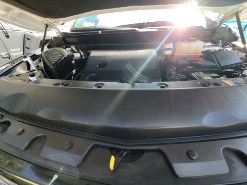 Used 2023 Buick Enclave Essence image 29