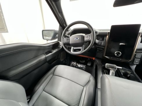 Used 2023 Ford F150 Lightning Lariat image 12