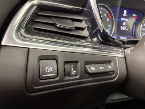 Used 2020 Cadillac XT5 Premium Luxury image 34