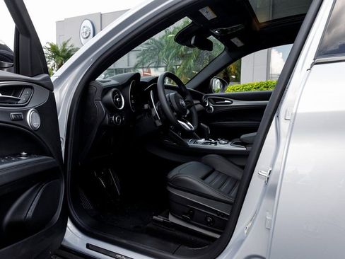 New 2025 Alfa Romeo Stelvio Sprint image 24